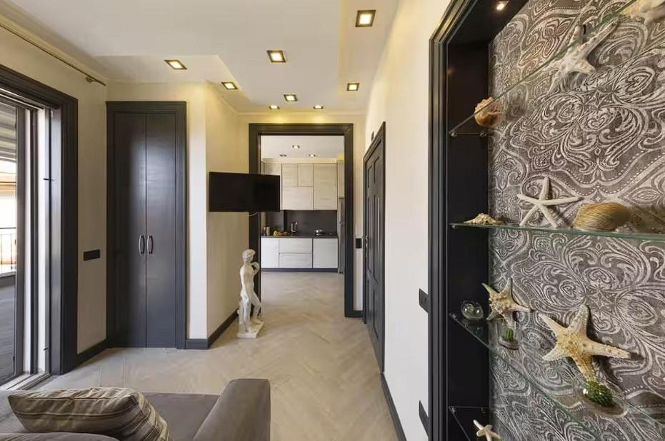 Located In The Heart Of ! *